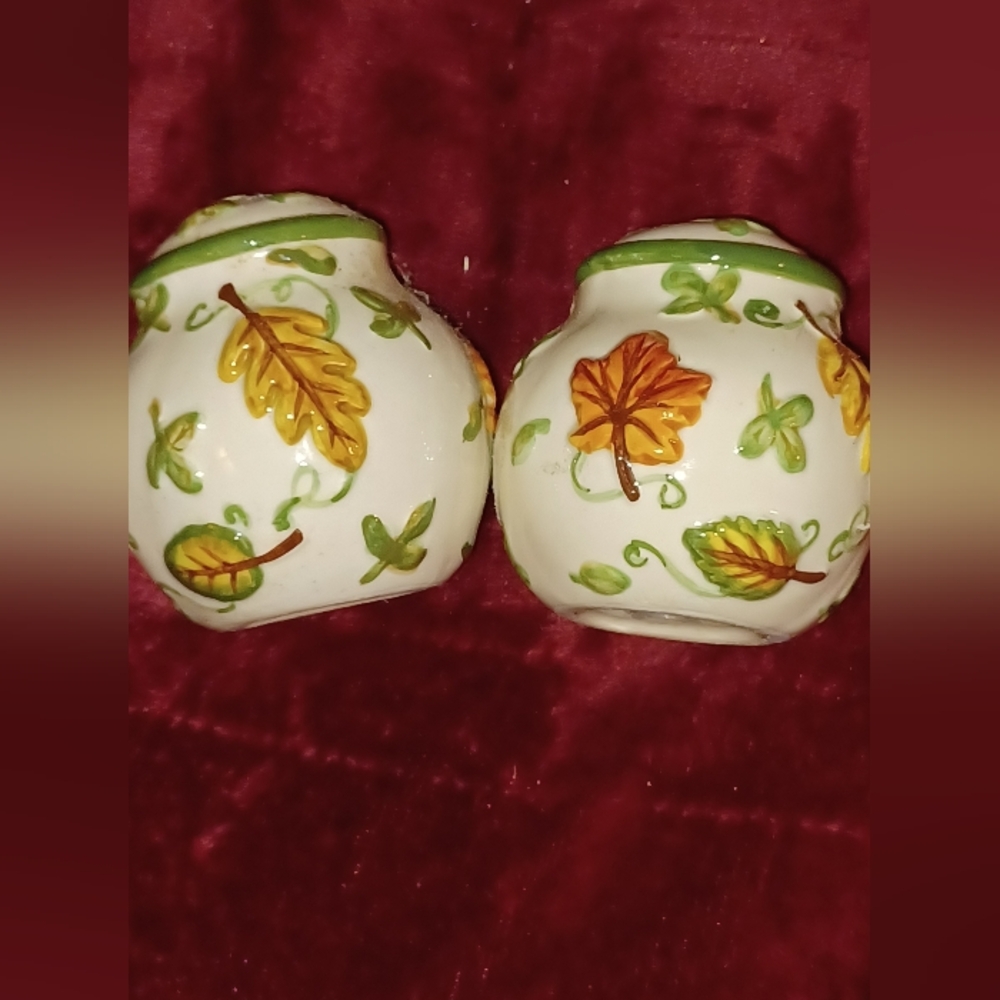 Leafy Ceramic Home Accent Pair